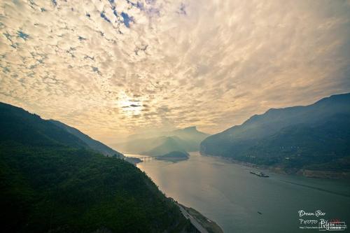 《滚滚流水两岸拍》LRC歌词 《滚滚流水两岸拍》(辛晓琪)歌词555uuu下载