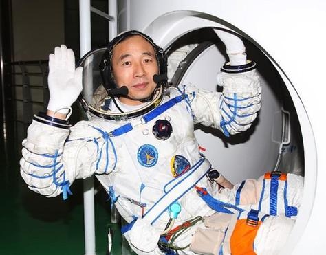 《宇航员的家》LRC歌词 《宇航员的家》(于丰菡)歌词555uuu下载