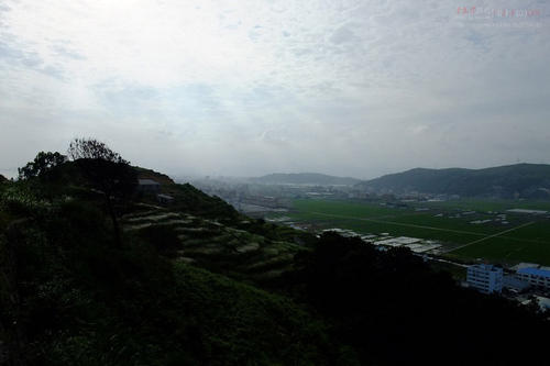 《上山吹风》LRC歌词 《上山吹风》(刘锡明)歌词555uuu下载