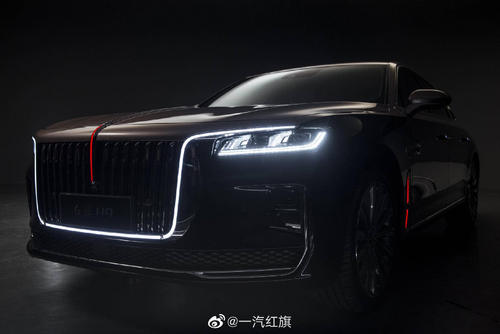 《追光号跑车》LRC歌词 《追光号跑车》(刘翰伦)歌词555uuu下载