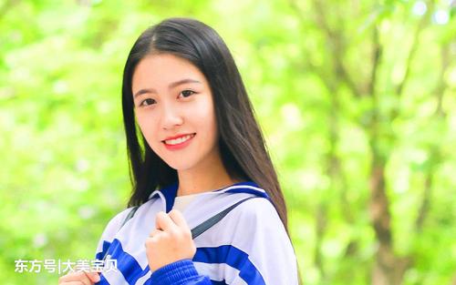 《初恋最美》LRC歌词 《初恋最美》(上官晓懿)歌词555uuu下载