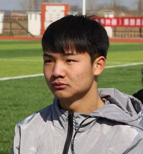 《哥哥很不错》LRC歌词 《哥哥很不错》(大平)歌词555uuu下载