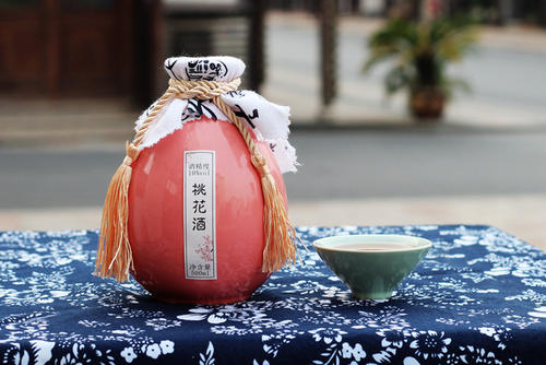 《桃花酒》LRC歌词 《桃花酒》(胜屿)歌词555uuu下载