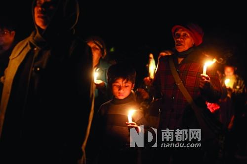 《信仰永不凋零》LRC歌词 《信仰永不凋零》(许鹤缤)歌词555uuu下载
