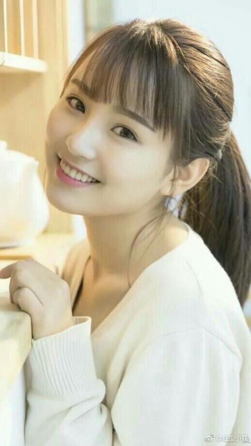 《女儿愁》LRC歌词 《女儿愁》(马丽)歌词555uuu下载