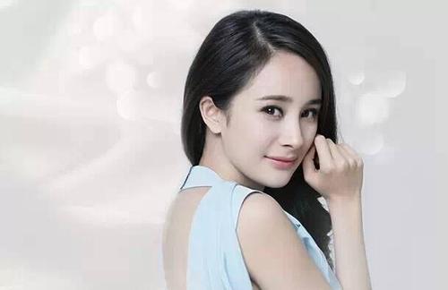《最美的名字叫女人》LRC歌词 《最美的名字叫女人》(梅朵)歌词555uuu下载