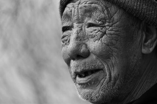 《老父亲》LRC歌词 《老父亲》(祁隆)歌词555uuu下载
