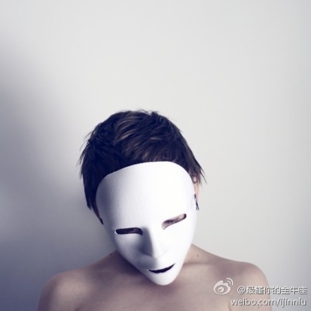 《威尼斯的眼泪很忧伤》LRC歌词 《威尼斯的眼泪很忧伤》(带泪的鱼)歌词555uuu下载