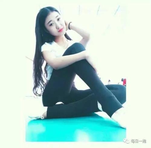 《抱友》LRC歌词 《抱友》(熊七梅)歌词555uuu下载