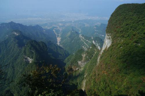 《山还是山》(陈鸿宇)歌词555uuu下载