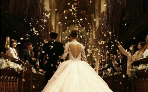 《周杰伦婚礼音乐》LRC歌词 《周杰伦婚礼音乐》(白桦树娃娃)歌词555uuu下载
