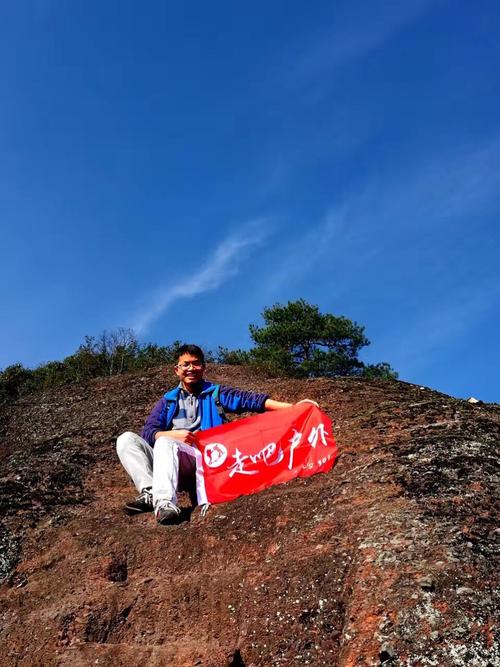 《走吧 去探险》LRC歌词 《走吧 去探险》(空空)歌词555uuu下载