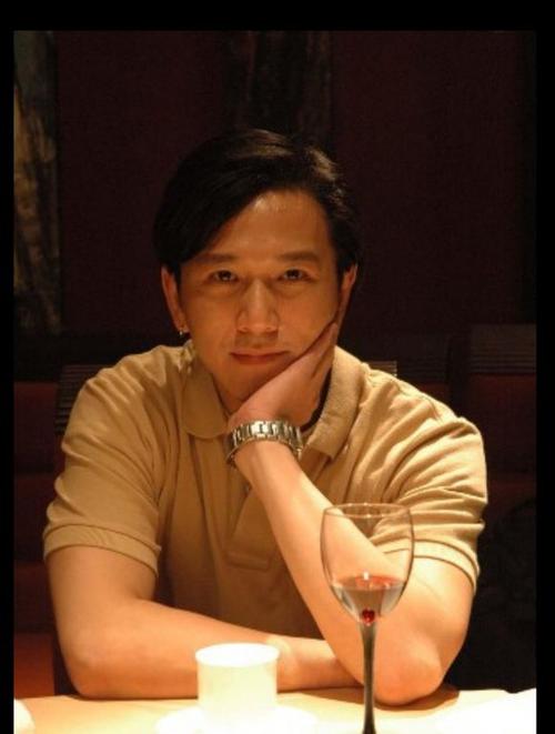 《男子志高远》LRC歌词 《男子志高远》(温兆伦)歌词555uuu下载