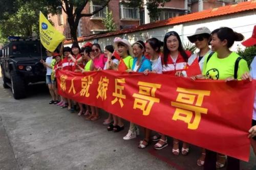 《嫁人就要嫁军人》LRC歌词 《嫁人就要嫁军人》(军嫂组合)歌词555uuu下载