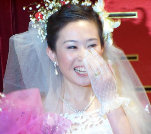 《老婆老婆你最美》(胡尧峰)歌词555uuu下载