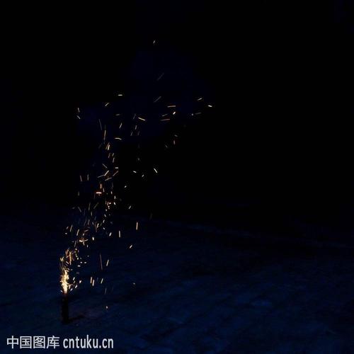《生如尘埃remix》LRC歌词 《生如尘埃remix》(小语&水月)歌词555uuu下载