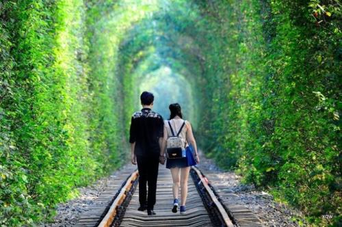 《心爱的人》LRC歌词 《心爱的人》(李真)歌词555uuu下载