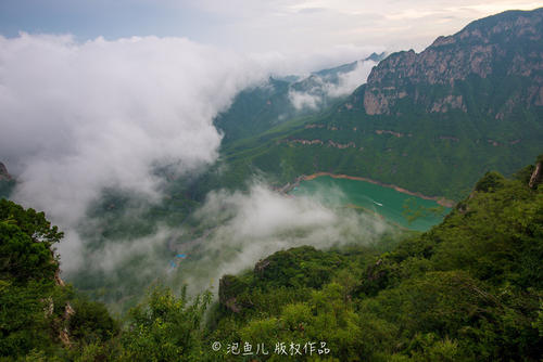 《天赐一座山》LRC歌词 《天赐一座山》(天籁天)歌词555uuu下载