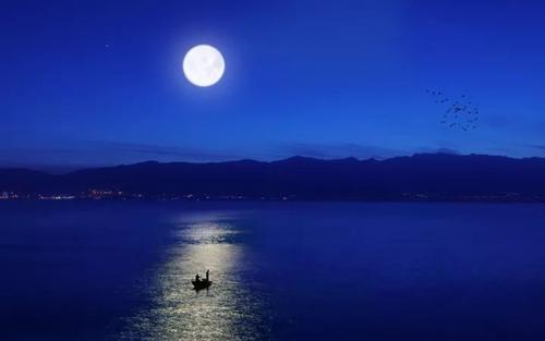 《月光如水的夜》LRC歌词 《月光如水的夜》(张建(阿见))歌词555uuu下载