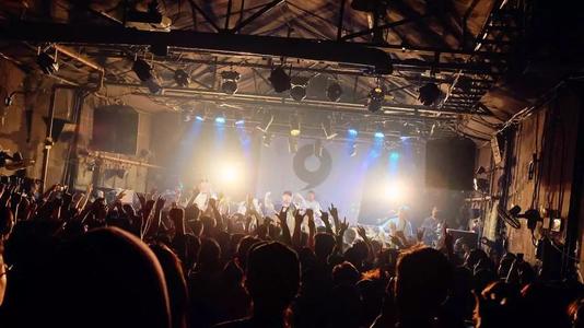 《愚公移山 (Live)》LRC歌词 《愚公移山 (Live)》(周笔畅)歌词555uuu下载