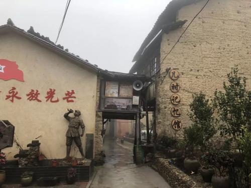 《最美好的往事》LRC歌词 《最美好的往事》(杨英)歌词555uuu下载