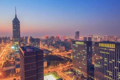 《你的城市》LRC歌词 《你的城市》(李树)歌词555uuu下载