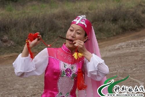 《口弦弦》LRC歌词 《口弦弦》(王二妮,马希尔)歌词555uuu下载