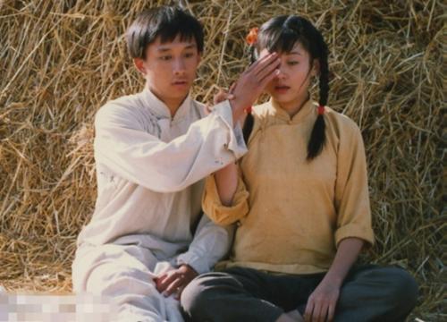 《边走边唱》LRC歌词 《边走边唱》(房祖名)歌词555uuu下载