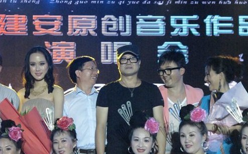 《六月到凯里去看你》LRC歌词 《六月到凯里去看你》(蒋婴)歌词555uuu下载