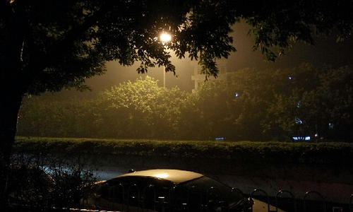 《午夜的雨后》(王键)歌词555uuu下载