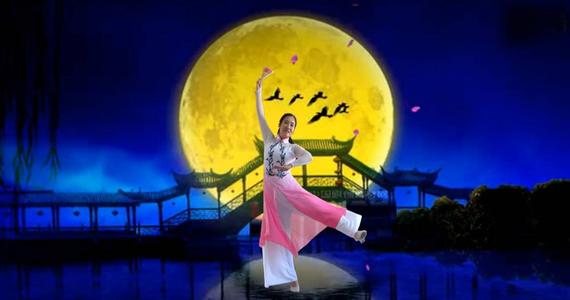 《醉美女儿香》LRC歌词 《醉美女儿香》(袁媛)歌词555uuu下载