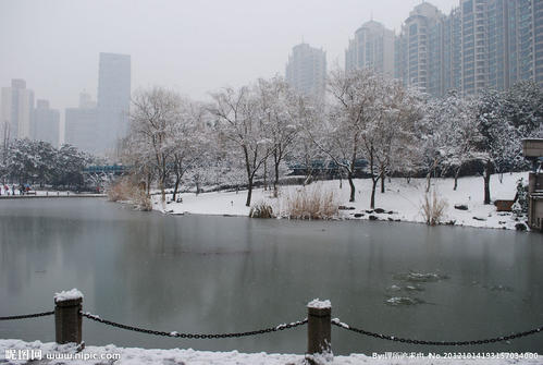 《那场冬雪融化的春雨》(于洋)歌词555uuu下载