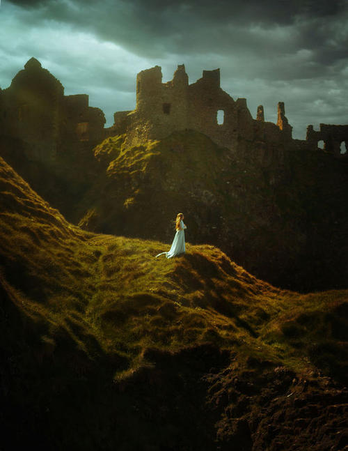 《Castle on the Hill》(Ed,Sheeran)歌词555uuu下载