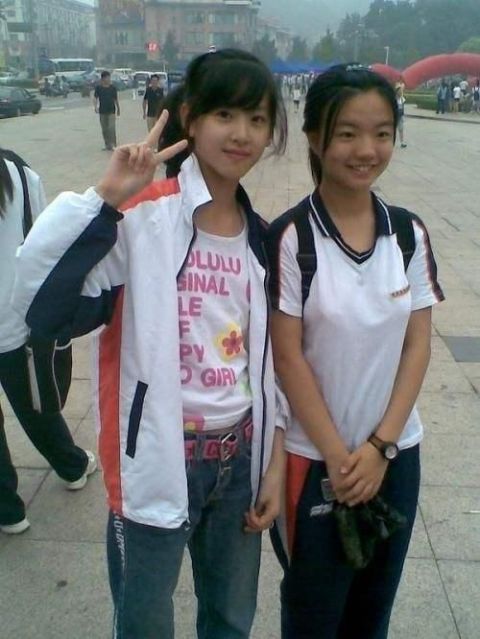《漂亮的妹妹》LRC歌词 《漂亮的妹妹》(赵煜铭)歌词555uuu下载