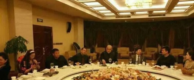 《老毕的饭局》LRC歌词 《老毕的饭局》(徐国人)歌词555uuu下载