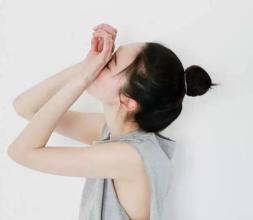 《女人不该》LRC歌词 《女人不该》(王羽泽)歌词555uuu下载