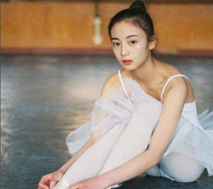 《男神女神摇》LRC歌词 《男神女神摇》(童波)歌词555uuu下载