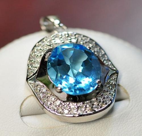 《BLUE TOPAZ》LRC歌词 《BLUE TOPAZ》(田辺留依)歌词555uuu下载