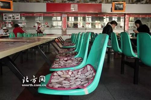 《天大的幸福》LRC歌词 《天大的幸福》(冷善)歌词555uuu下载