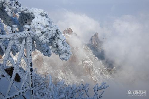 《下雪的台北》(裘海正)歌词555uuu下载