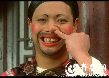 《只是配角》LRC歌词 《只是配角》(伊晗)歌词555uuu下载