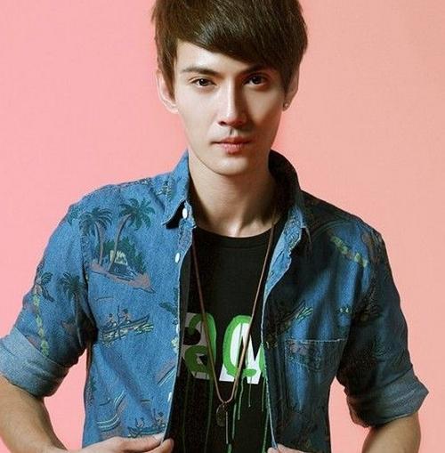 《后窗知己》LRC歌词 《后窗知己》(谢安琪)歌词555uuu下载