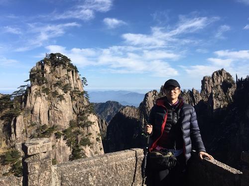 《情归》LRC歌词 《情归》(贺一航)歌词555uuu下载