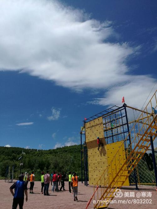 《勇士基地》LRC歌词 《勇士基地》(郑珺之)歌词555uuu下载
