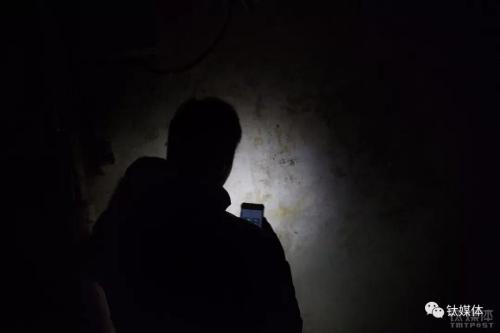 《忧伤悲剧人》LRC歌词 《忧伤悲剧人》(蒙面哥)歌词555uuu下载