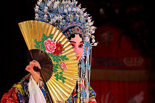 《贵妃醉酒》LRC歌词 《贵妃醉酒》(戏班)歌词555uuu下载