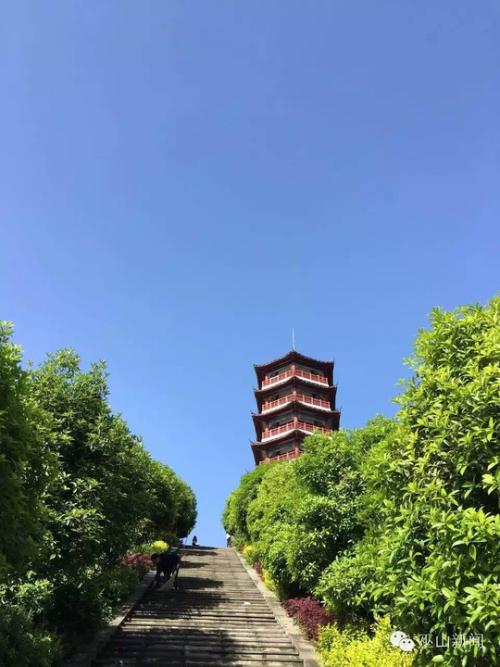《我的家乡巫山美》LRC歌词 《我的家乡巫山美》(苏贤文)歌词555uuu下载