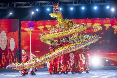 《中华大舞台》LRC歌词 《中华大舞台》(高安)歌词555uuu下载