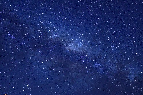 《夜空中最亮的星》LRC歌词 《夜空中最亮的星》(逃跑计划乐队)歌词555uuu下载