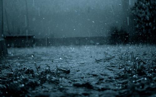 《忧伤的雨》LRC歌词 《忧伤的雨》(龙翼)歌词555uuu下载